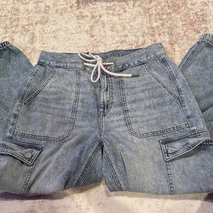 American Eagle Outfitters Light Blue Cargo Jeans size 8